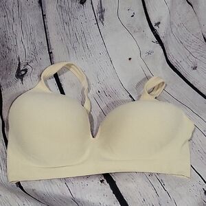Under Outfit Cream Wireless Bra 2xl